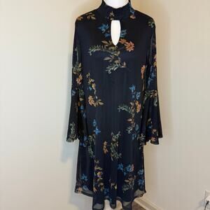 Spense Floral Shift Dress • Women’s Size 12 • Bell Sleeves • Like New